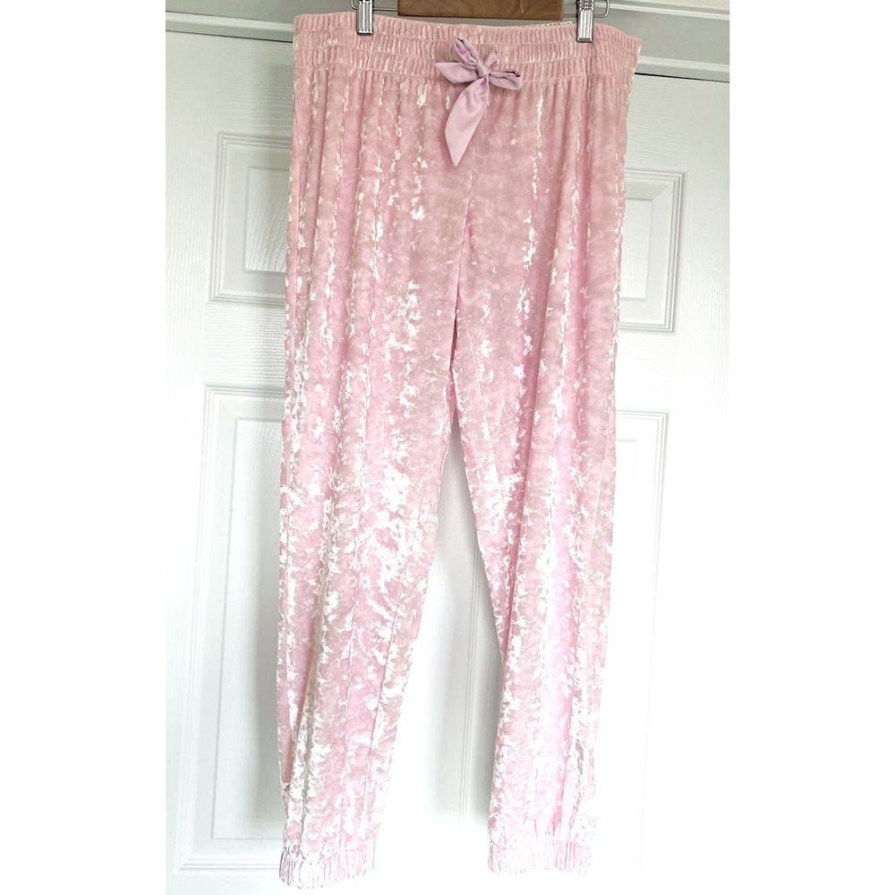 NWOT Victoria’s Secret Crushed Velvet Joggers in Blush Size Small